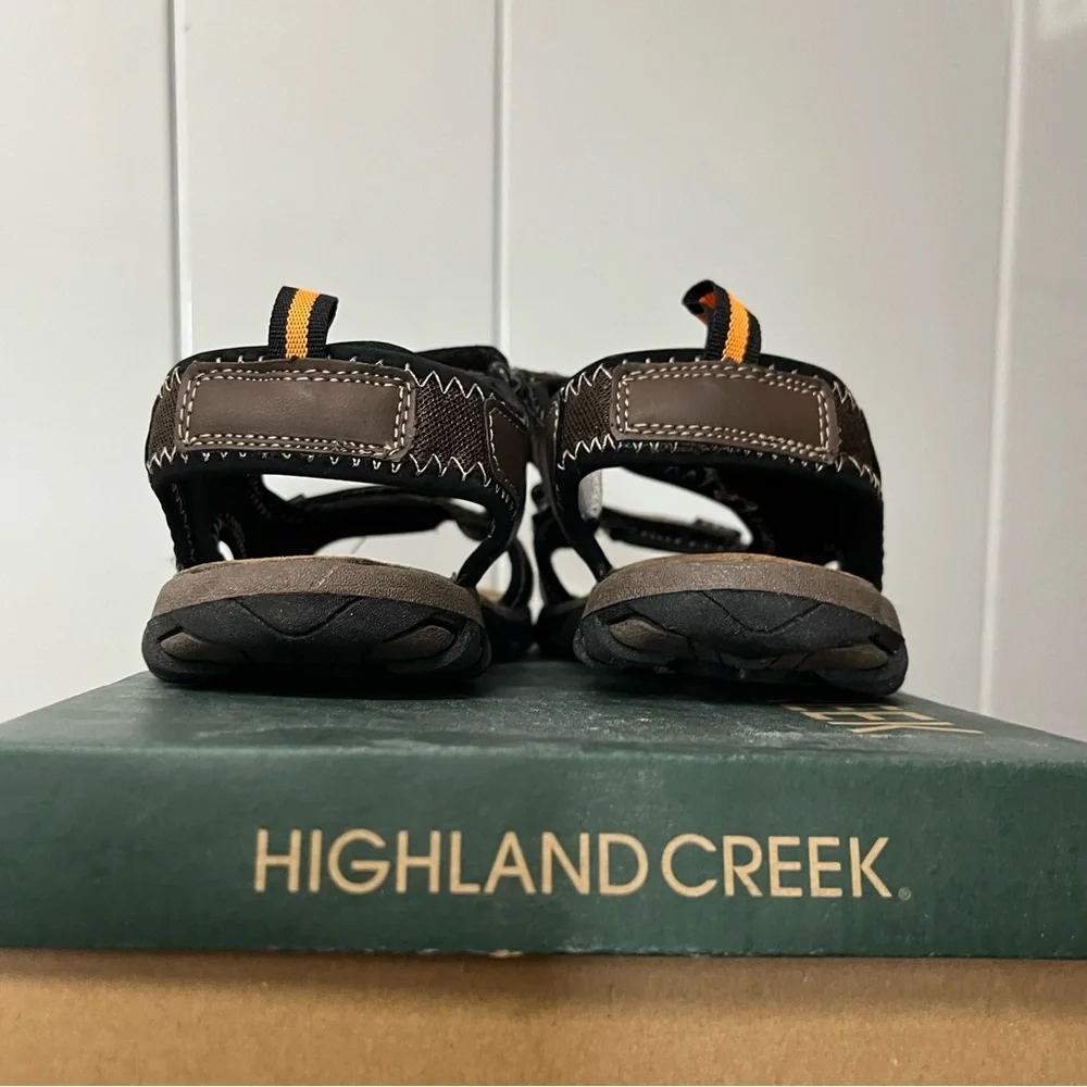 NEW Highland Creek Royce Youth Kids Sandals Casual Size 3 Little Boy Brown Black